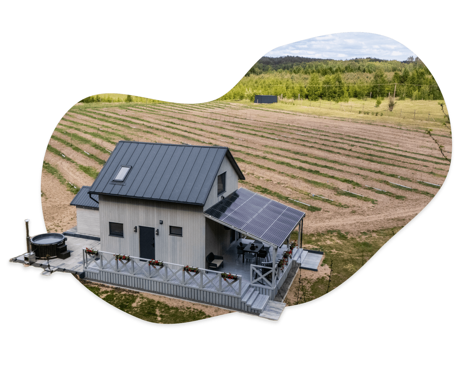 widok na dom i taras